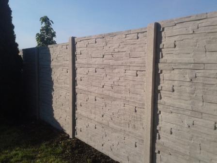 realizace betonového plotu